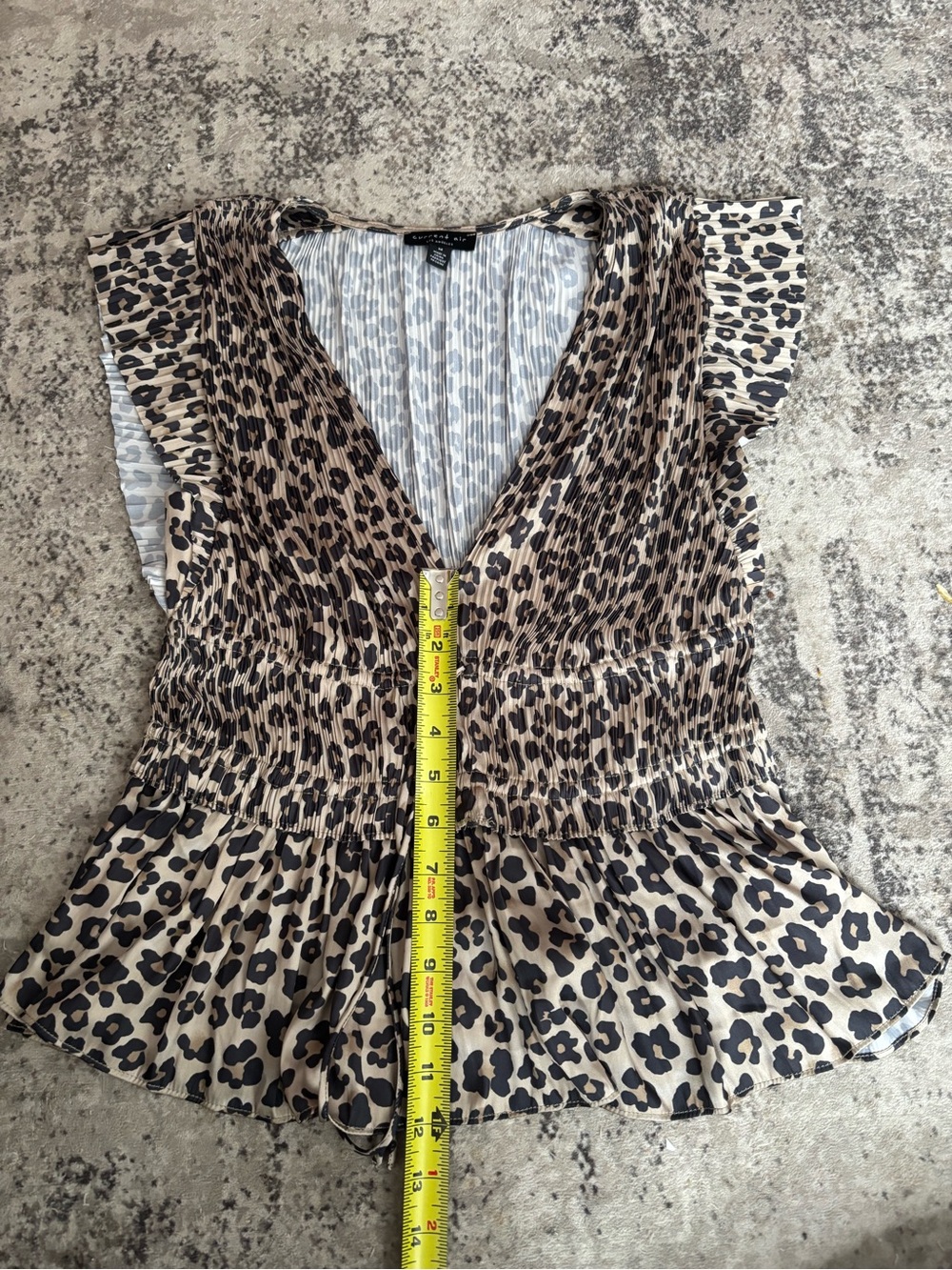 Current Air Leopard Print V-Neck Smocked Peplum Top Size Medium - Picture 7 of 9
